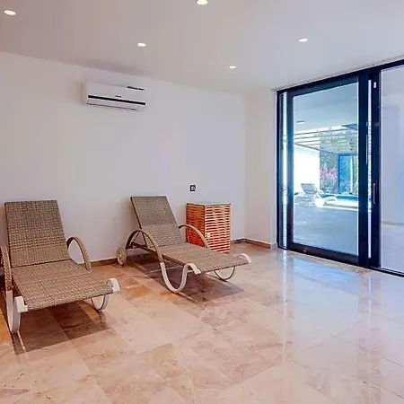 Sleeps 8 Pool Air Con Wifi Βίλα Καλκάν