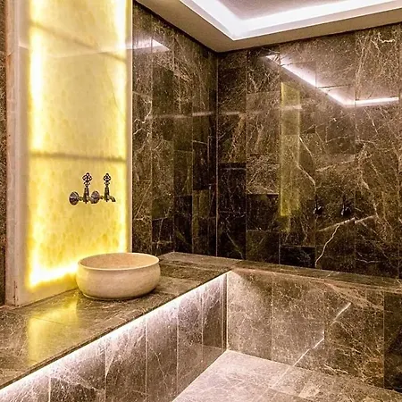 Sleeps 8 Pool Air Con Wifi *