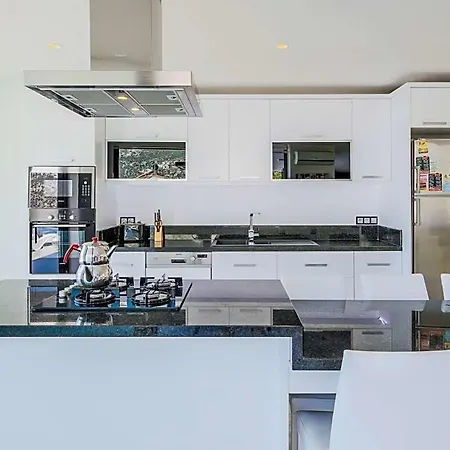 Βίλα Sleeps 8 Pool Air Con Wifi *